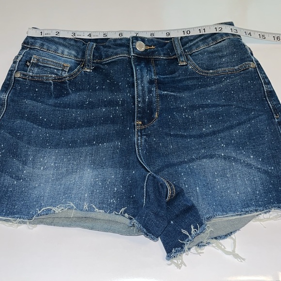 Judy Blue Mid Rise Shorts Size M - Picture 4 of 16